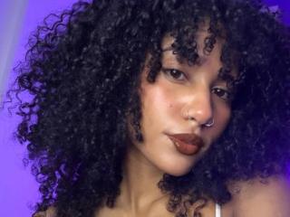 См. подробные сведения о модели CinthiaWalker