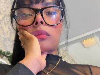 См. подробные сведения о модели EmmaEbony