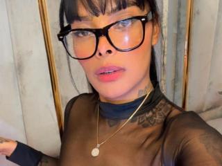 См. подробные сведения о модели EmmaEbony