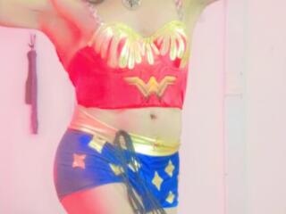 Lásd a LilithMadame teljes profilját