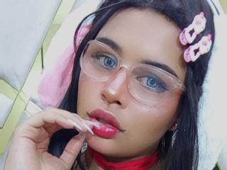 Ver la ficha detallada de BellaSnowyHot