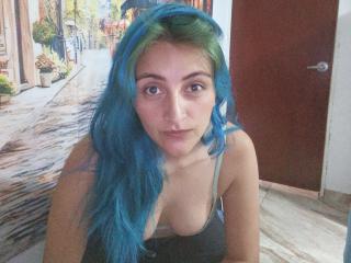 См. подробные сведения о модели KarolLove69