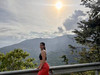 См. подробные сведения о модели ScarlletZhen