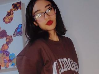 См. подробные сведения о модели CamiVargas