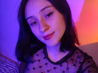 Yksityiskohtaiset tiedot mallista AnnieLamberth