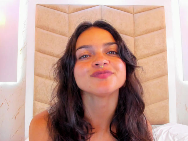LucyySky - Live Sex Cam - 28948637