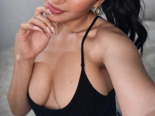 См. подробные сведения о модели NaylaGrey