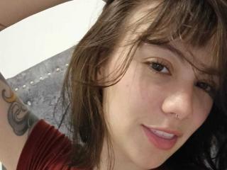 См. подробные сведения о модели IsabellaArias