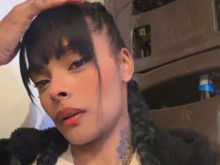 Ver la ficha detallada de EmmaEbony