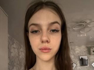 См. подробные сведения о модели DignaHottie