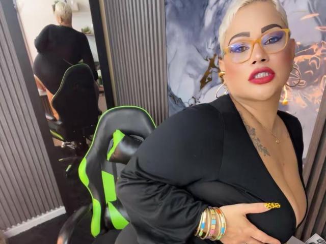 GianellaCox - Live porn &amp; sex cam - 28953902