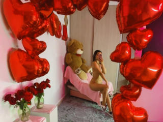 Yksityiskohtaiset tiedot mallista KimmyK