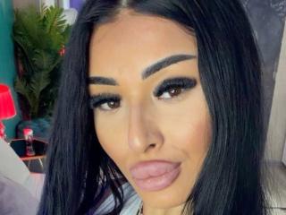 См. подробные сведения о модели YanaSultana