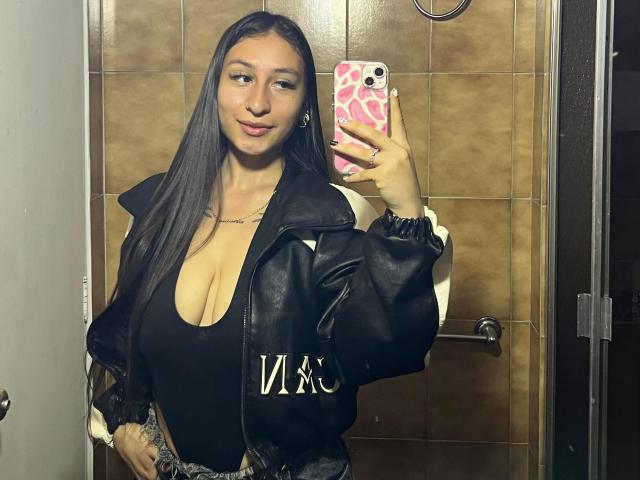 MaddyCarina - Live porn &amp; sex cam - 28956248