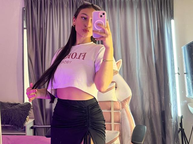 MaddyCarina - Live sex cam - 28956428