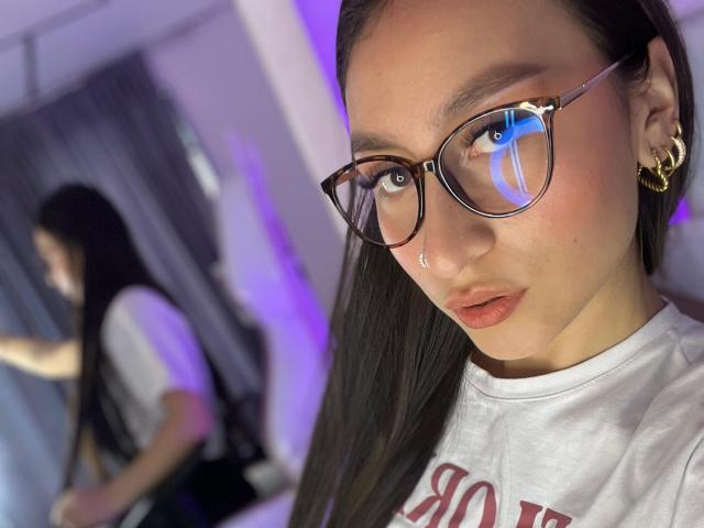 MaddyCarina - Live sex cam - 28956443