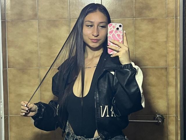 MaddyCarina - Live sex cam - 28956464