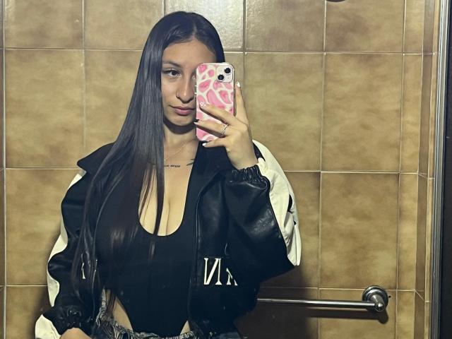 MaddyCarina - Live sex cam - 28956473