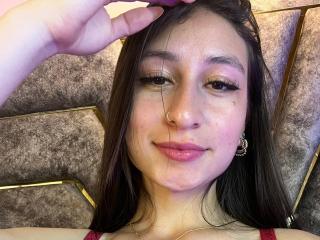 См. подробные сведения о модели MaddyCarina