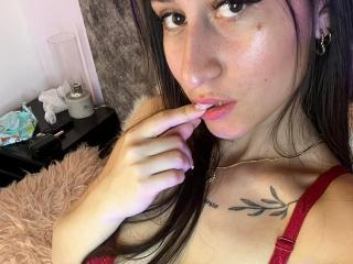 См. подробные сведения о модели MaddyCarina