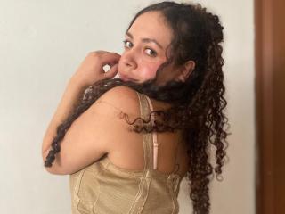 Yksityiskohtaiset tiedot mallista RubbyStrongX