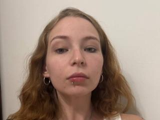 Yksityiskohtaiset tiedot mallista YasmineMcewin