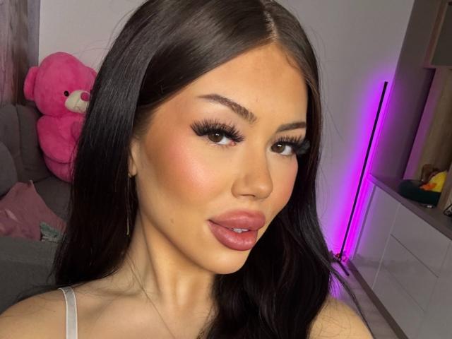 AlessiaNoire - Live porn &amp; sex cam - 28958021