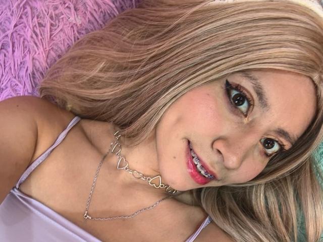 VioletXBloom - Live porn &amp; sex cam - 28958237