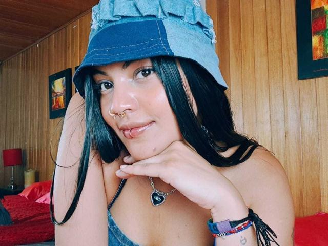 AntonellaFioree - Live Sex Cam - 28959719