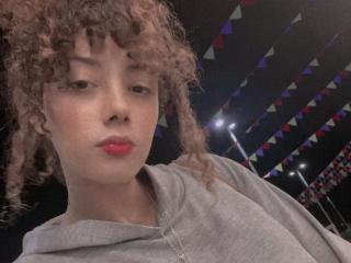 Ver la ficha detallada de LioraVelvetC