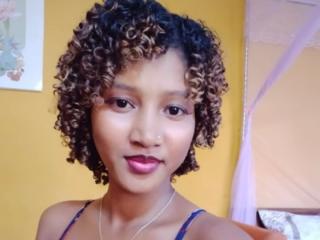 Ver la ficha detallada de JulieHottest