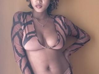 Ver la ficha detallada de JulieHottest