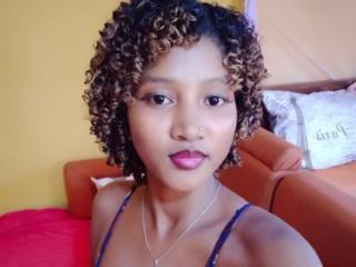 Ver la ficha detallada de JulieHottest