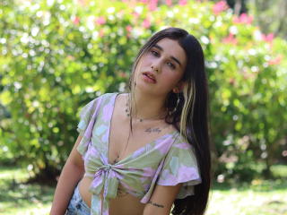 Ver la ficha detallada de KatieDesirX