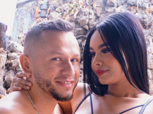 AntonellaAndMax - Live Sex Cam - 28970867