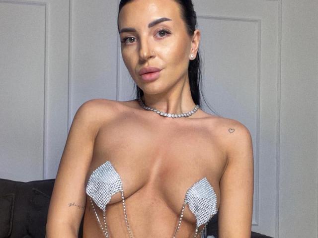 LuckyLhady - Live sex cam - 28973927