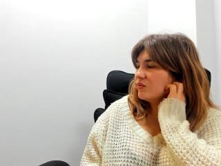 Ver la ficha detallada de DakotaBey