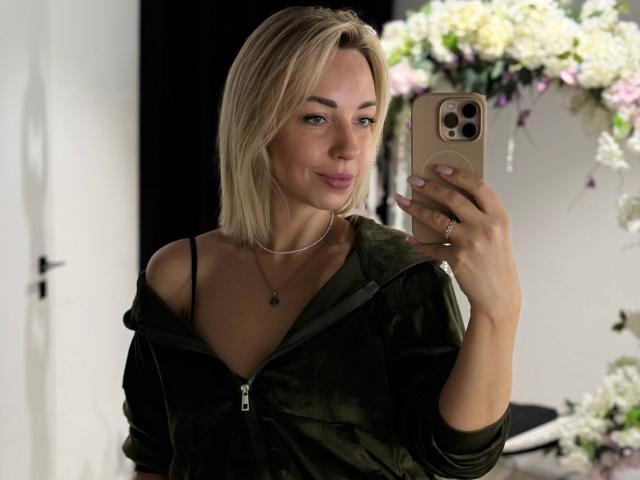 RoseGloss - Live sexe cam - 28984445