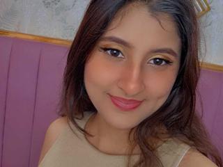 Δείτε την λεπτομερή καρτέλα του ZoeHillss