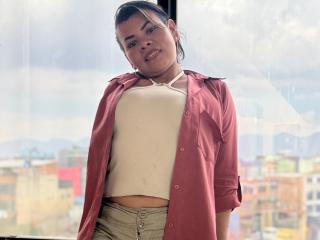 Δείτε την λεπτομερή καρτέλα του KiaraXMoon