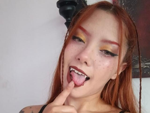 EmmaThomsonn - Live sex cam - 28989143