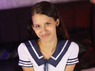 Δείτε την λεπτομερή καρτέλα του HottieEmma