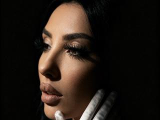 Ver la ficha detallada de BrunetteBabe69