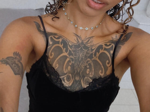 SilvanaXOwen - Élő pornó és szexkamera - 28993751