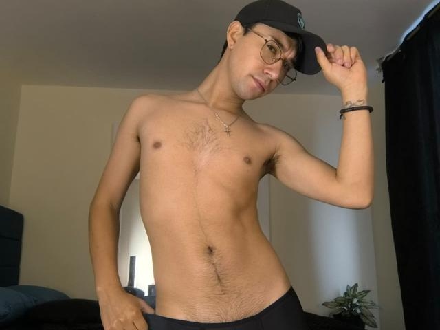 OliverHot69 - Live porn &amp; sex cam - 28994666