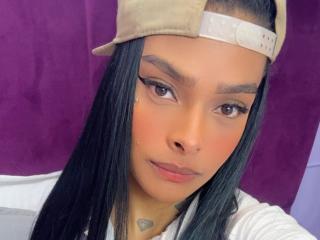 Ver la ficha detallada de EmmaEbony