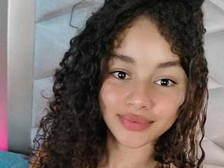 Ver la ficha detallada de LoreneCurly