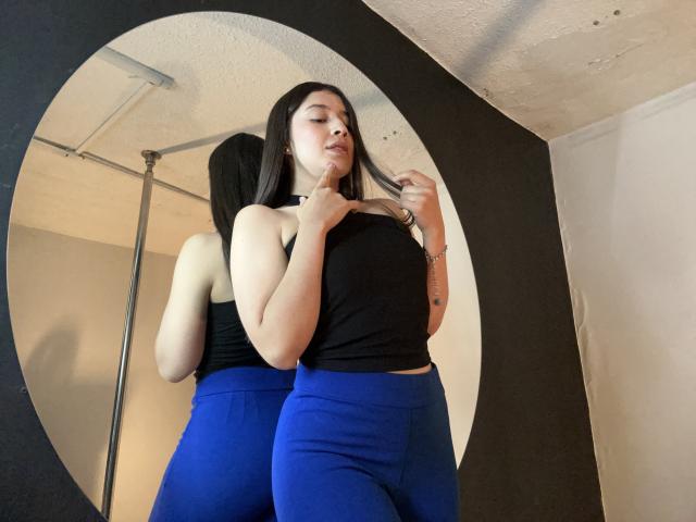 EmmaLombardi - Live sex cam - 29008682