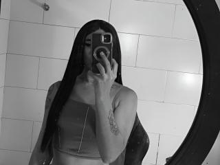 Volledig profiel bekijken van AdharaaMoon