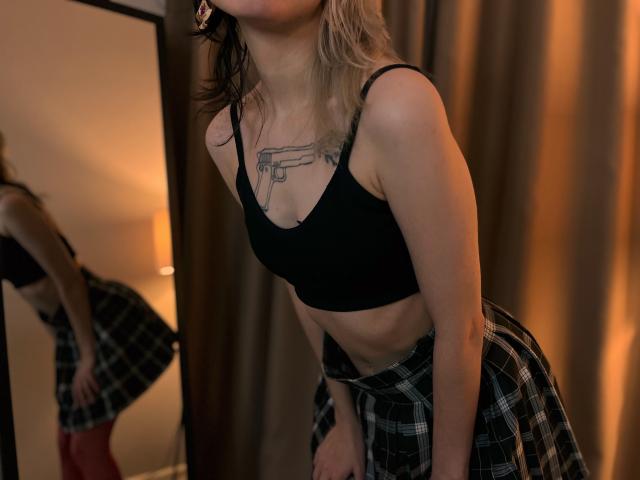 LinaVeritas - Live sex cam - 29023196